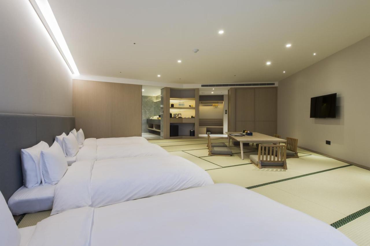 Golden Tulip Fab Hotel New Taipei Tamsui Bagian luar foto